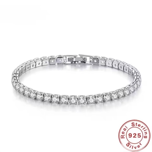 Swarovski Elements 925 Sterling Silver Plated Clear Tennis Bracelet NEW - Picture 1 of 5